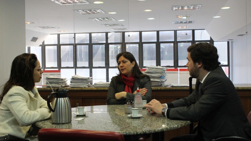 Durante o encontro, os advogados afirmaram o compromisso da empresa em atender os consumidores que foram lesados pela contamina&ccedil;&atilde;o de um lote do produto