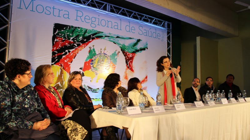 Solenidade de abertura do evento, que contará com mais de cem relatos de experiências, contou com a secretária estadual da Saúde, Sandra Fagundes