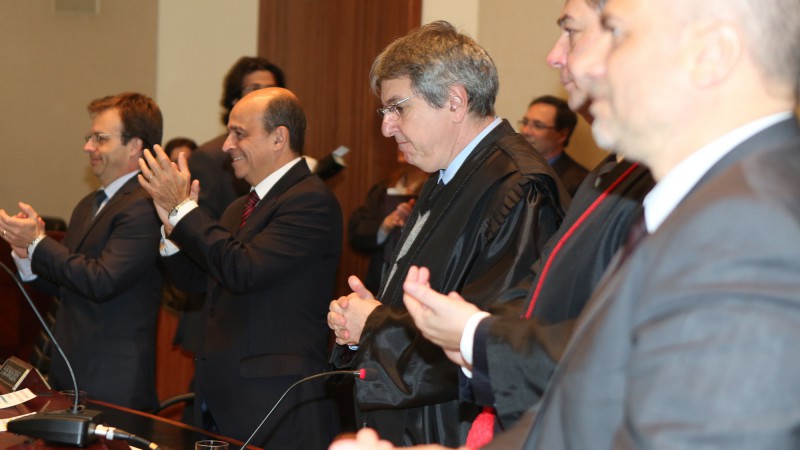 Solenidade ocorreu no plenário da sede do tribunal, em Porto Alegre