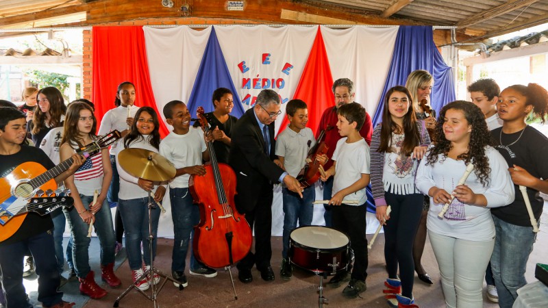 PELOTAS, RS, BRASIL, 24.09.14: Entrega dos instrumentos da Orquestra da Escola Areal Educando para a Cidadania. Foto: David Alves/ Palácio Piratini