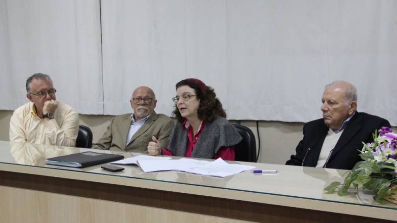 Durante a assinatura do contrato, secretária Sandra Fagundes destacou o convênio de R$ 124 milhões para criação de mil novos leitos na Região Metropolitana