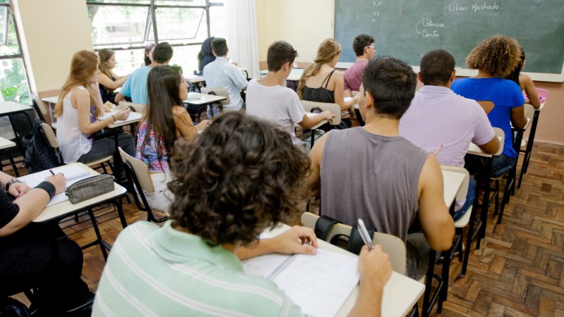 As redes estadual, municipais e privada têm autonomia para definir o dia de início das aulas, dentro da margem estabelecida, entre os dias 18 e 26 de fevereiro