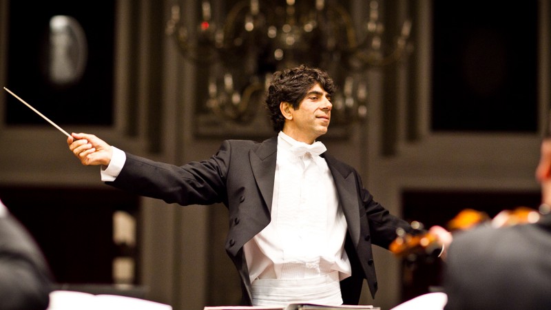 Tiago Flores é o atual diretor artístico da Orquestra Sinfônica de Porto Alegre