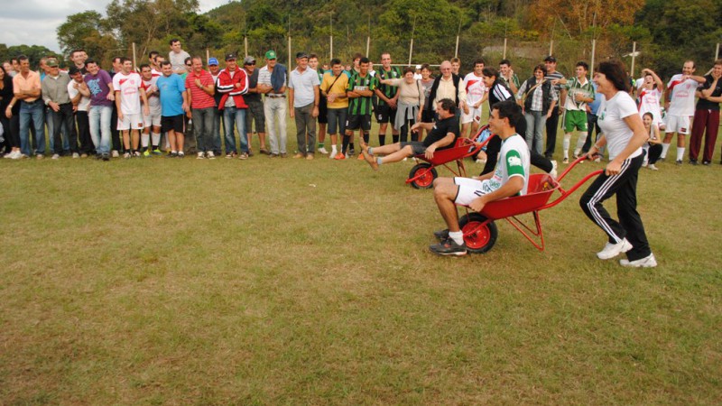 Jogos t&ecirc;m objetivo de integrar as fam&iacute;lias rurais e despertar o esp&iacute;rito participativo