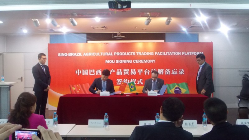 Comitiva reservou espaço na Área de Livre Comércio de Shangai e assinou memorando para a criação de uma Plataforma Sino-Brasileira de Facilitação do Comércio e Investimentos