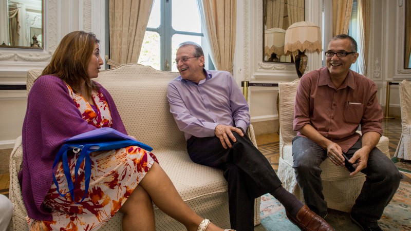PORTO ALEGRE, RS, BRASIL: 19.12.14 Governador Tarso Genro recebe a C&ocirc;nsul-Geral do Uruguai, Karla D. Beszkidnyak no Pal&aacute;cio Piratini Foto: Caco Argemi/Pal&aacute;cio Piratini
