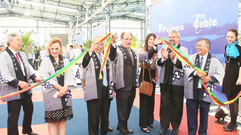 MONTENEGRO, RS, BRASIL, 14.04.2015: O governador Jos&eacute; Ivo Sartori, participou, na manh&atilde; desta ter&ccedil;a-feira (14), da cerim&ocirc;nia de inaugura&ccedil;&atilde;o da f&aacute;brica da Fujikura - Cabos para Energia e Telecomunica&ccedil;&otilde;es, localizada no Distrito Industrial de Montenegro.