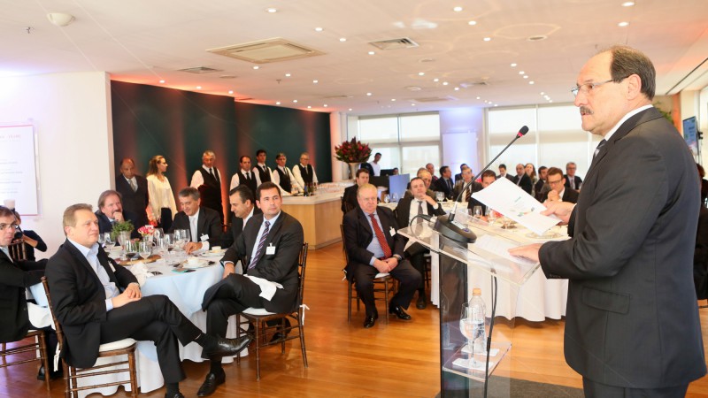 SÃO PAULO,SP, BRASIL, 19.05.15: O governador José Ivo Sartori expôs o ambiente de negócios e as oportunidades estratégicas do estado gaúcho para um grupo de 80 empresários brasileiros, no Terraço Abril, em São Paulo, na manhã desta terça-feira (19). A