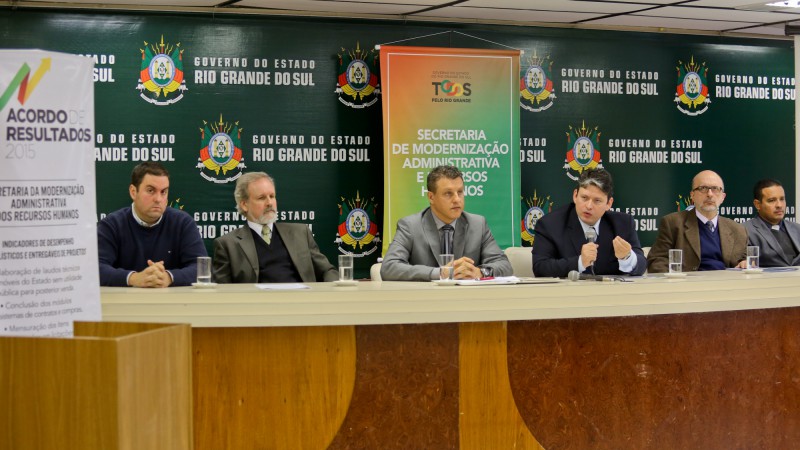 PORTO ALEGRE, RS, BRASIL, 18/06/2015: Secretário da Modernização Administrativa e Recursos Humanos, Eduardo Olivera, divulgou os indicadores do Acordo de Resultados da Pasta para 2015. Foto: Leandro Osório/ Especial Palácio Piratini