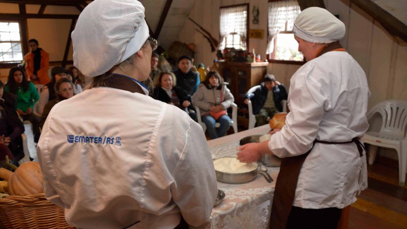Estação Gramado tem oficinas de pães e cucas