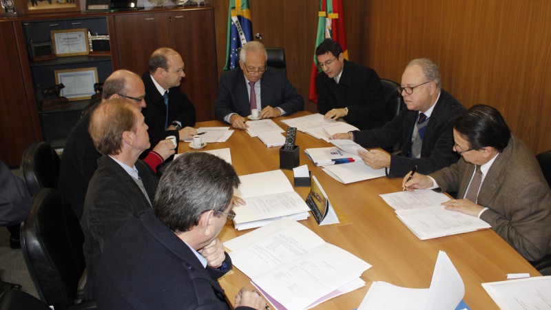 Gabinete de Emergência define ações de socorro a atingidos por enchentes