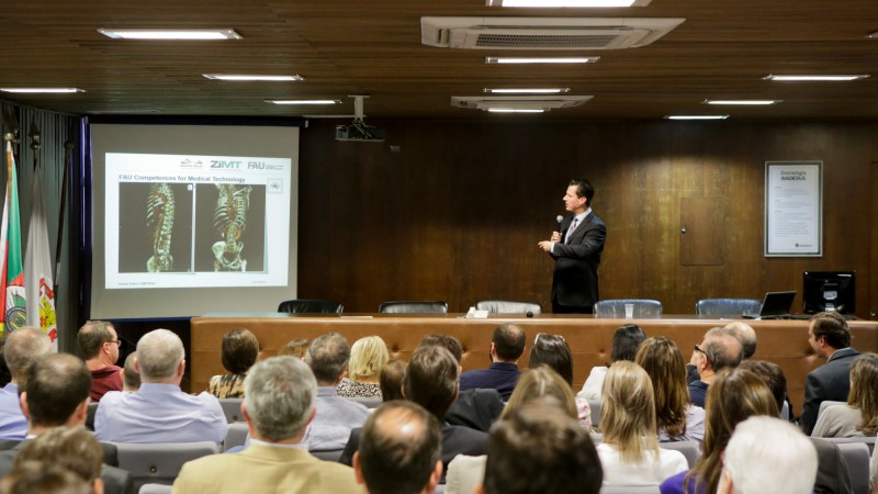 PORTO ALEGRE, RS, BRASIL, 14.08.2015: Diretor executivo do Medical Valley, Tobias Zobel, fala sobre implantação do cluster de tecnologias para a saúde no Rio Grande do Sul. Foto: Andressa Moreira/Especial Palácio Piratini