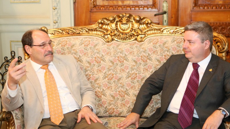 PORTO ALEGRE, RS, BRASIL 17.08.2015: O governador José Ivo Sartori recebeu na tarde desta segunda-feira (17), o senador Antônio Anastasia, que está no Rio Grande do Sul para palestrar sobre a Reestruração do Estado de Minas Gerais. Foto: Luiz
