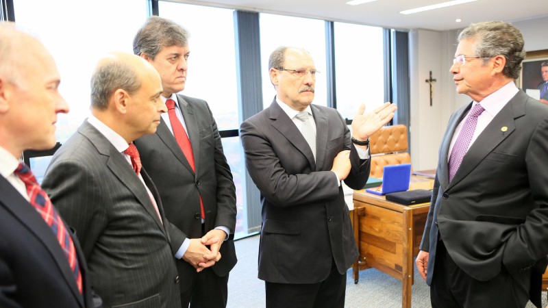BRASÍLIA,DF,BRASIL 02.09.2015: O governador José Ivo Sartori reuniu-se com o ministro do Supremo Tribunal Federal (STF), Marco Aurélio Mello, no final da tarde desta quarta-feira (2), em Brasília. Sartori estava acompanhado do presidente do Tribunal de