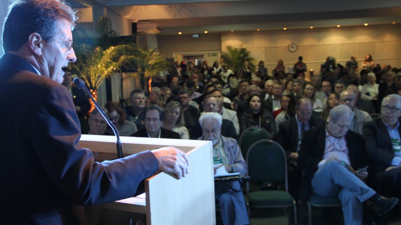 Secretário de Desenvolvimento Rural, Pesca e Cooperativismo, Tarcísio Minetto representou o governo do Estado no evento em Lageado