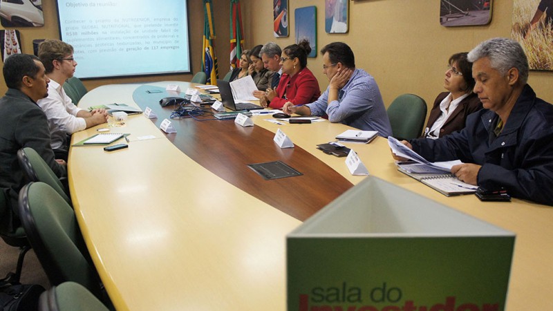 Representantes da Nutrisenior reuniram-se com t&eacute;cnicos da Secretaria de Desenvolvimento Econ&ocirc;mico na Sala do Investidor