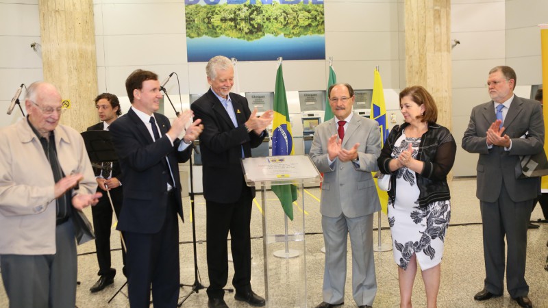 PORTO ALEGRE, RS, BRASIL 01.03.2016: Acompanhado da secret&aacute;ria de Pol&iacute;ticas Sociais, Maria Helena Sartori, o governador Jos&eacute; Ivo Sartori participou, na manh&atilde; desta ter&ccedil;a-feira (1&ordm;), da solenidade de comemora&ccedil;&atilde;o aos 100 anos de atua&ccedil;&atilde;o do Banco do Brasil