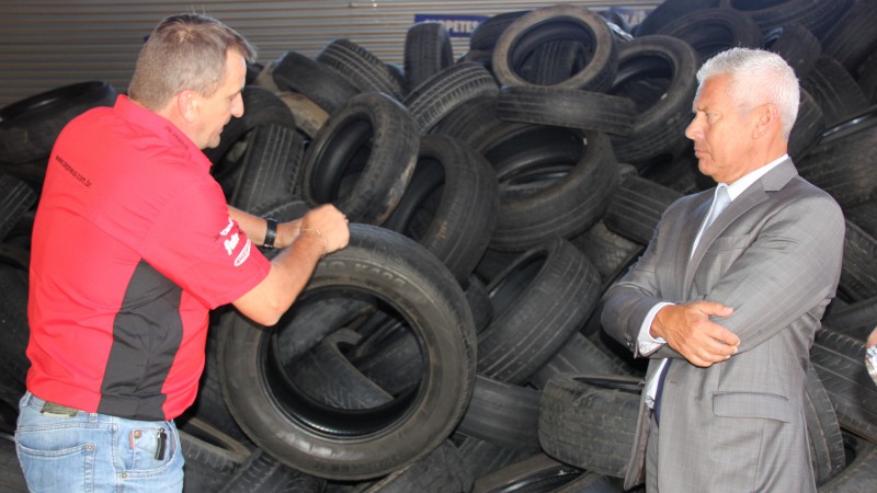Secret&aacute;rio da Sa&uacute;de, Jo&atilde;o Gabbardo conheceu iniciativa de uma rede de lojas especializadas
