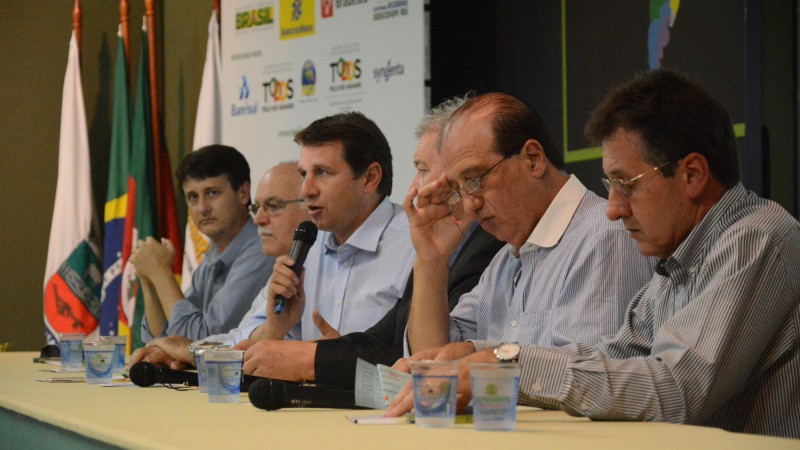 Secret&aacute;rio de Agricultura, Pecu&aacute;ria e Irriga&ccedil;&atilde;o, Ernani Polo destacou o financiamento da cultura do milho e a capacita&ccedil;&atilde;o de t&eacute;cnicos em agricultura conservacionista