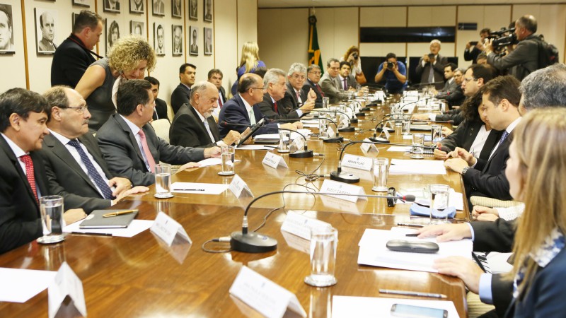 Segundo Sartori, que participou de reunião em Brasília, a situação do Rio Grande do Sul é muito grave e deve ser analisada individualmente
