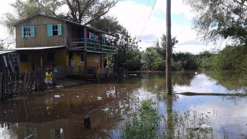 Rio Ibirapuitã, em Alegrete, está 3 metros acima do normal