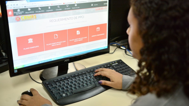 Processo via internet facilita acesso para proprietários e responsáveis técnicos, com rapidez e transparência