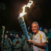 Entre os condutores da Tocha Ol&iacute;mpica em Caxias do Sul, estava o t&eacute;cnico da Sele&ccedil;&atilde;o Brasileira de futebol, o Tite