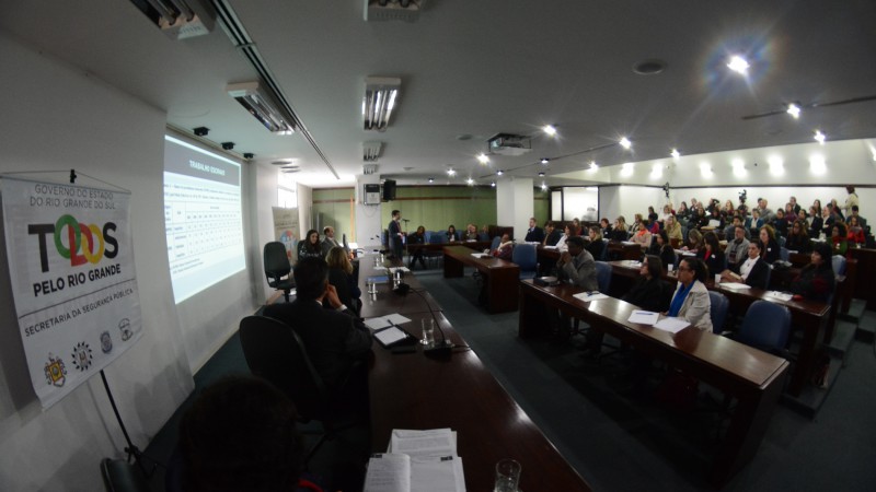 Debate sobre tráfico de humanos