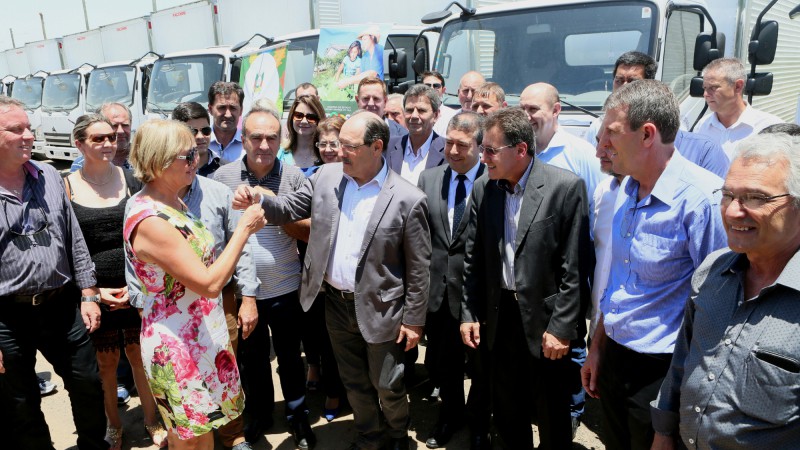 ESTEIO, RS, BRASIL 02.12.2016: A Secretaria do Desenvolvimento Rural, Pesca e Cooperativismo (SDR) entregou, nesta sexta-feira (2), 25 caminhões para 25 municípios do estado. O evento, que contou com a participação do Ministro do Trabalho, Ronaldo