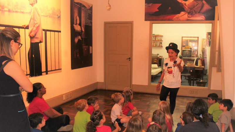 Casa de Cultura Mario Quintana recebe alunos da Educa&ccedil;&atilde;o Infantil para visita guiada