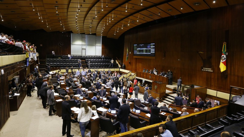 Deputados aprovam extin&ccedil;&atilde;o da Corag