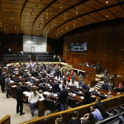 Vota&ccedil;&atilde;o do projeto de lei 244/2016 teve 28 votos favor&aacute;veis e 24 contr&aacute;rios