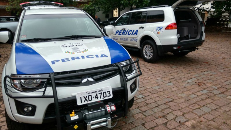 IGP recebe viaturas para transporte de corpos - IGP-RS