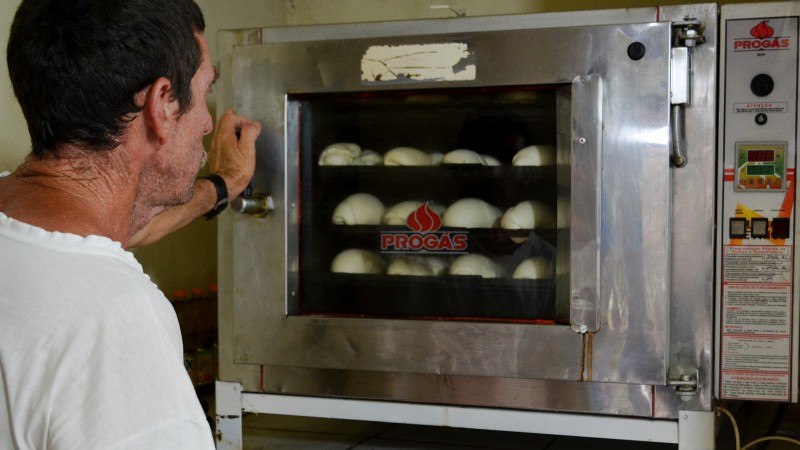 Padaria do Presídio de Camaquã produz mais de 850 pães por dia