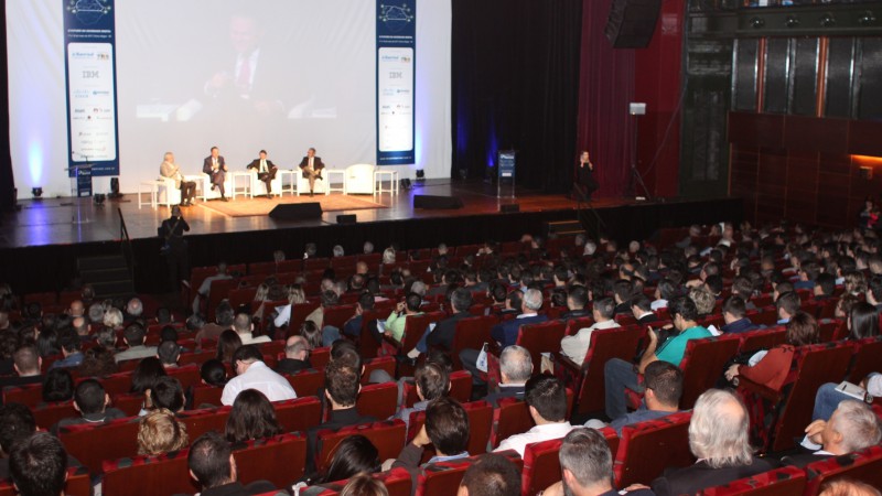 Tend&ecirc;ncia para o banco do futuro &eacute; a conex&atilde;o total