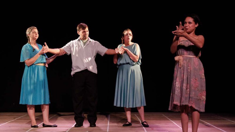 Grupo de Teatro com Surdos - Signatores se apresenta na Casa de Cultura Mario Quintana