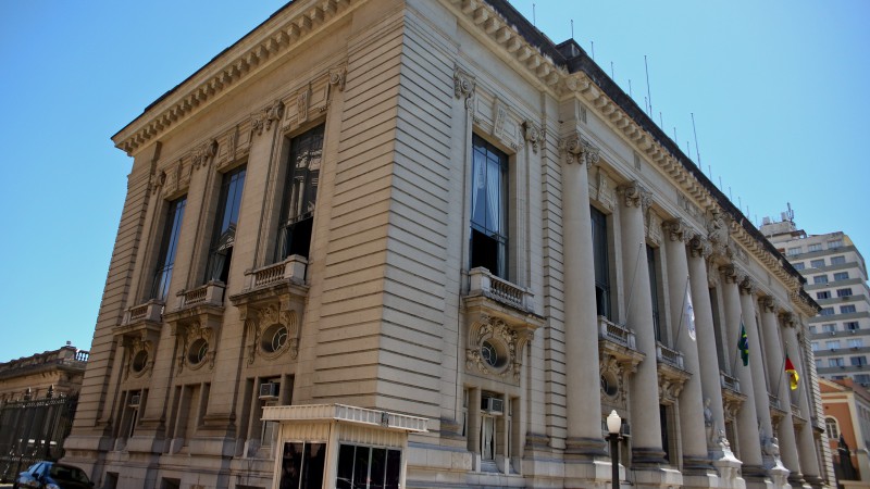 RS suspende pagamento de dívida com União e requer medida cautelar