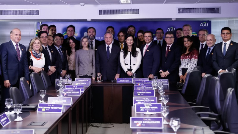 Procuradorias estaduais e do Distrito Federal assinam acordos de coopera&ccedil;&atilde;o com Advocacia Geral da Uni&atilde;o