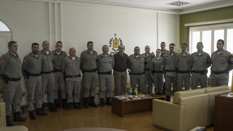 PMs que recusaram suborno de R$ 1 milhão são recebidos por Comando da BM