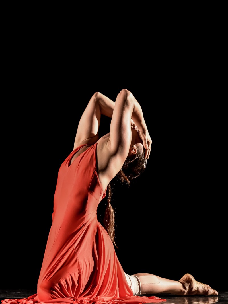 A bailarina, coreógrafa e professora Marilice Bastos mostra sua experiência com técnica da coreógrafa americana Martha Graham