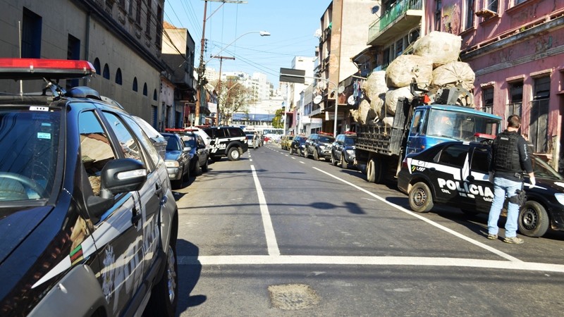 Polícia Civil deflagra operação para combater tráfico de drogas e roubos na área central de Porto Alegre