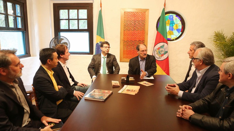 ESTEIO, RS, BRASIL 30.08.2017: O governador Jos&eacute; Ivo Sartori recebeu na manh&atilde; desta quarta-feira (30)  o presidente do Banco do Brasil (BB), Paulo Caffarelli, que veio ao estado para prestigiar a 40&ordf; Expointer. O encontro ocorreu na Casa Branca, sede do