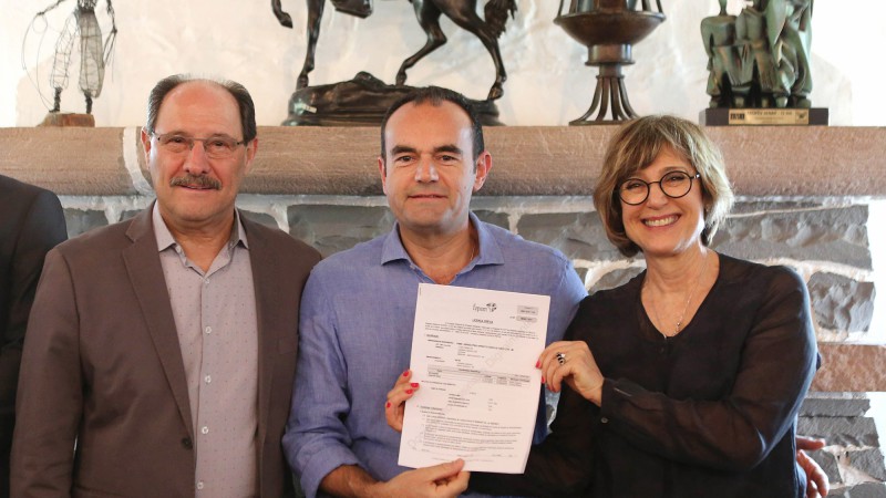 ESTEIO, RS, BRASIL 01º.09.2017: O governo do Estado entregou, nesta sexta-feira (1º), as licenças ambientais autorizando a instalação de seis novos empreendimentos de geração de energia hídrica. A cerimônia aconteceu na Casa Branca da Expointer, no