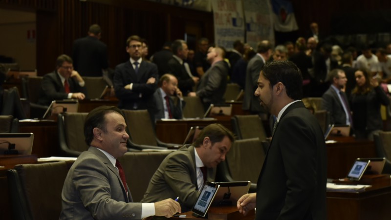 Legislativo autoriza contratação emergencial para Junta Comercial