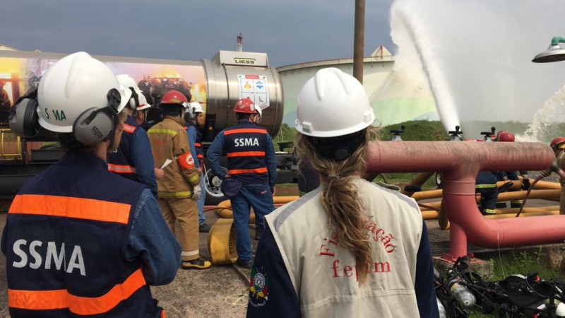 Foi criado um cen&aacute;rio no qual ocorreu a explos&atilde;o em um tanque de nafta com inc&ecirc;ndio e vazamento do produto
