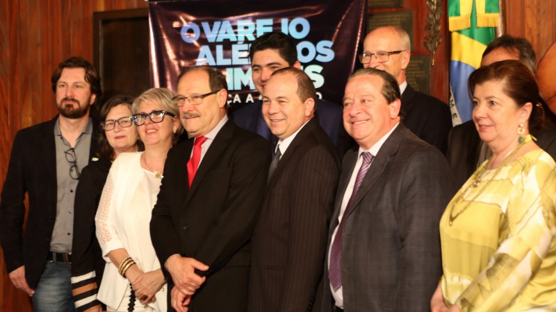 PORTO ALEGRE, RS, BRASIL 16.10.2017: A 5&ordf; Conven&ccedil;&atilde;o da Associa&ccedil;&atilde;o Ga&uacute;cha para Desenvolvimento do Varejo (AGV) foi lan&ccedil;ada nesta segunda-feira (16), no Galp&atilde;o Crioulo do Pal&aacute;cio Piratini, com a presen&ccedil;a do governador Jos&eacute; Ivo Sartori e demais autoridades.