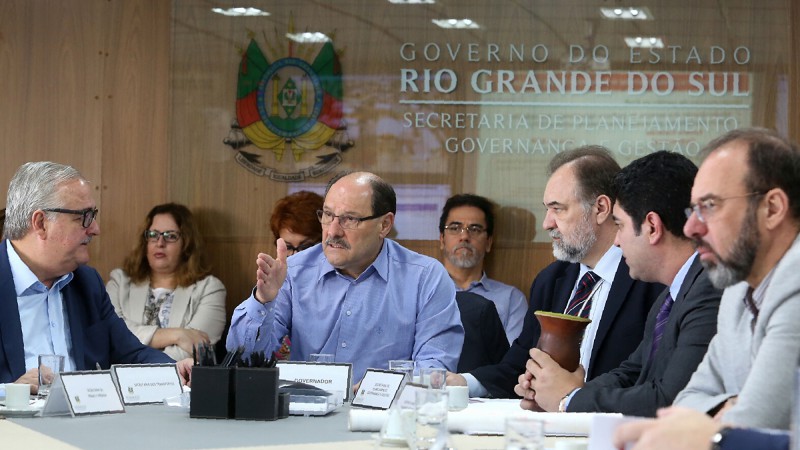 PORTO ALEGRE, RS, BRASIL 28.11.2017: Governador Jos&eacute; Ivo Sartori conduziu na manh&atilde; desta ter&ccedil;a-feira (28), na Sala de Governan&ccedil;a e Gest&atilde;o do CAFF, a reuni&atilde;o dos Eixos de Governo e Secretarias, 5&ordm; Ciclo. Foto: Luiz Chaves/Pal&aacute;cio Piratini