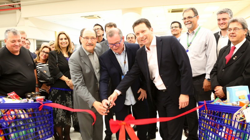 PORTO ALEGRE, RS, BRASIL 29.11.2017: O governador José Ivo Sartori participou, nesta quarta-feira (29), da solenidade de inauguração do Walmart Hiper Sertório. Com este empreendimento, a empresa amplia o projeto de transformação dos hipermercados para o