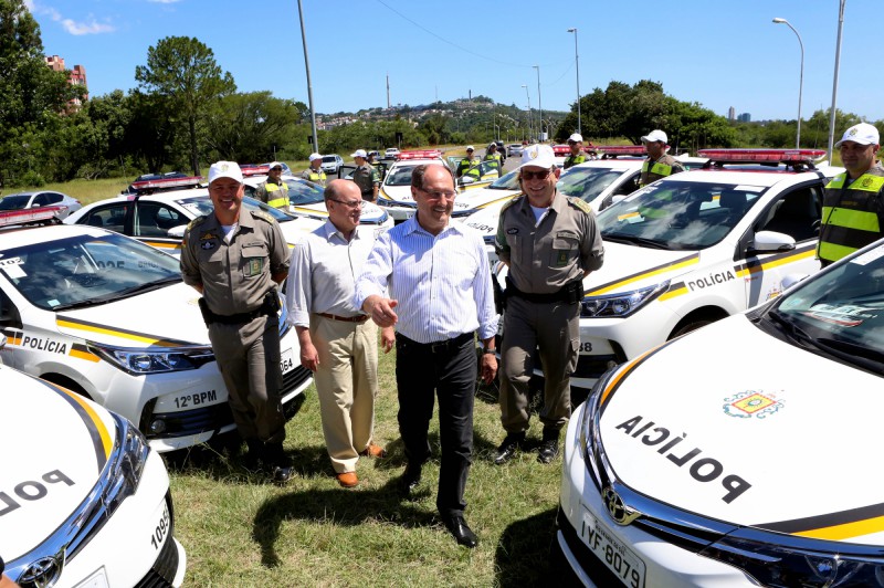 IGP de Caxias recebe três novas viaturas do Governo do Estado