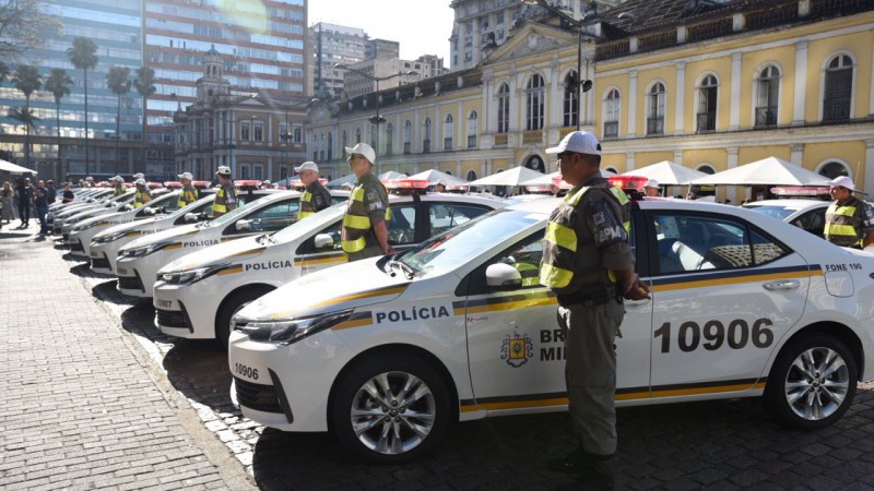 O ato simbólico de entrega dos veículos foi realizado no Largo Glênio Peres, no Centro Histórico da capital